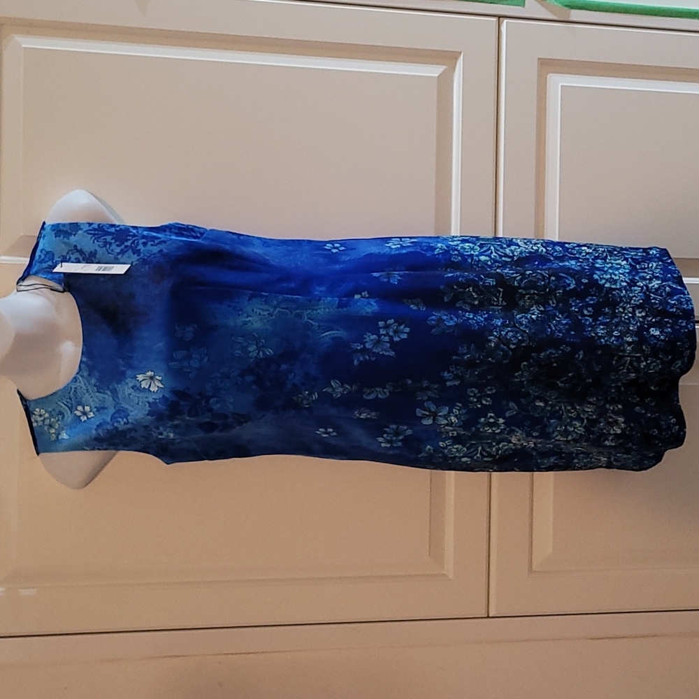 NWT  T Tahari Blue Fitted Floral Dress 2